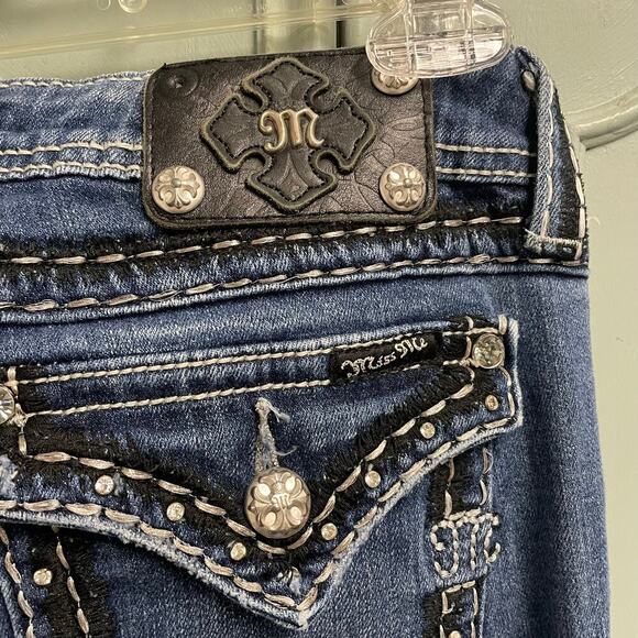 Miss Me Bootcut Jeans Size 30 Thick Stitch Embroidered Pockets Bling Grunge Y2K - Picture 4 of 8